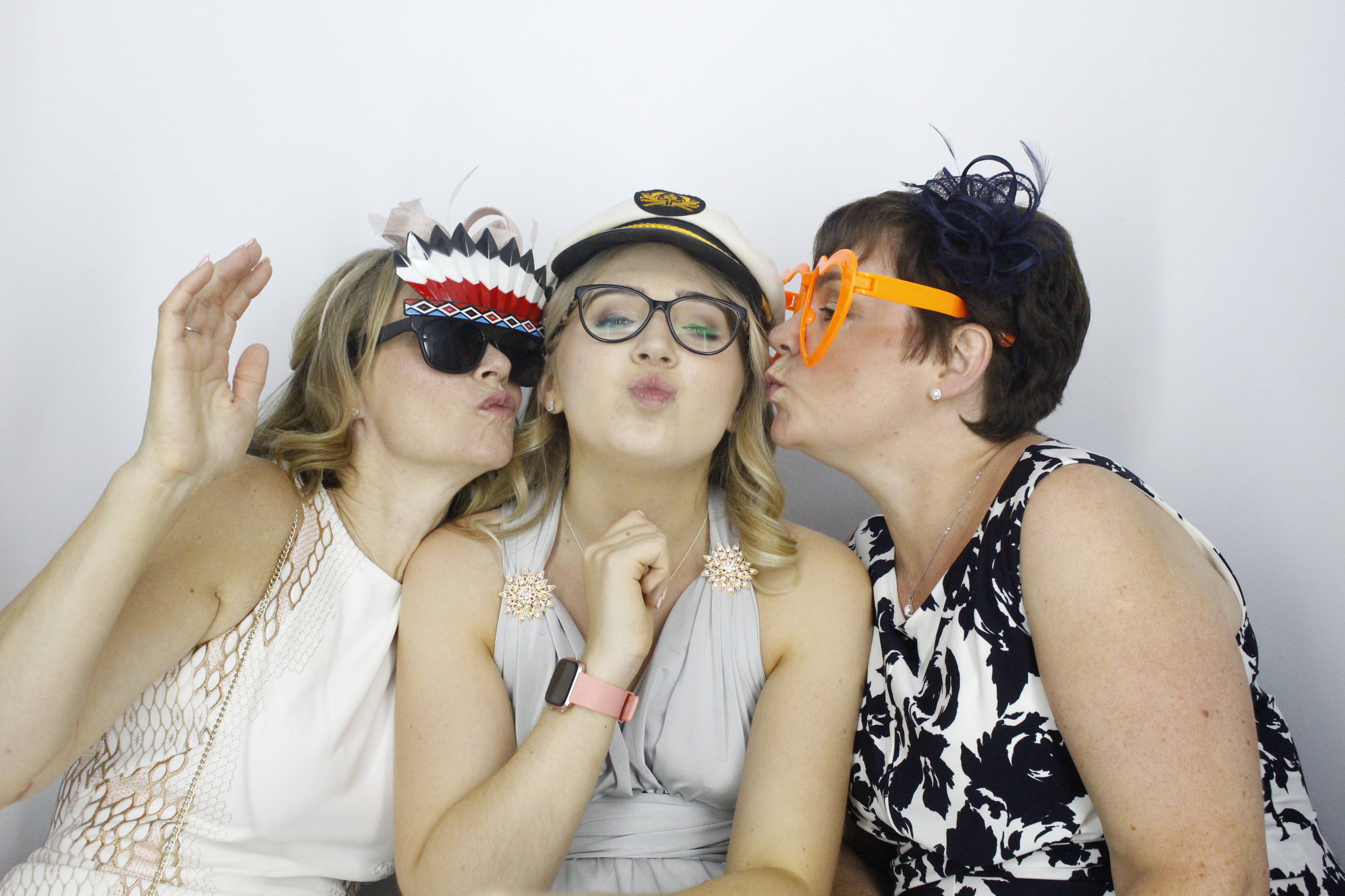 Sam & Rachel's Wedding | View more photos from the event at gallery.myphotoboothexperience.co.uk/u/MyPhotoBoothExperienceLtd/Sam-Rachels-Wedding